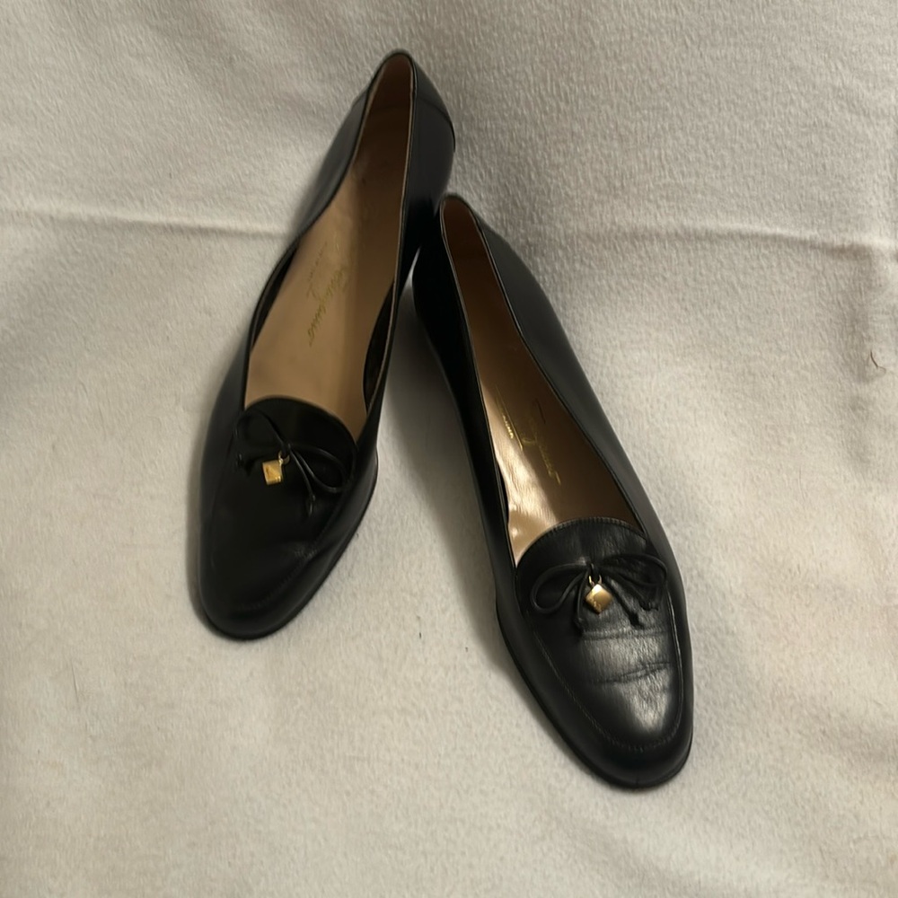 Vintage Ferragamo flats